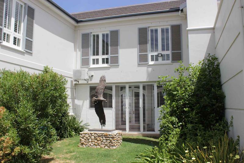 5 Bedroom Property for Sale in Sir Lowrys Pass Village Western Cape